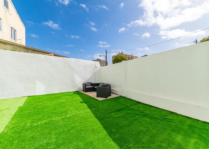 Ajuda Charm With Garden